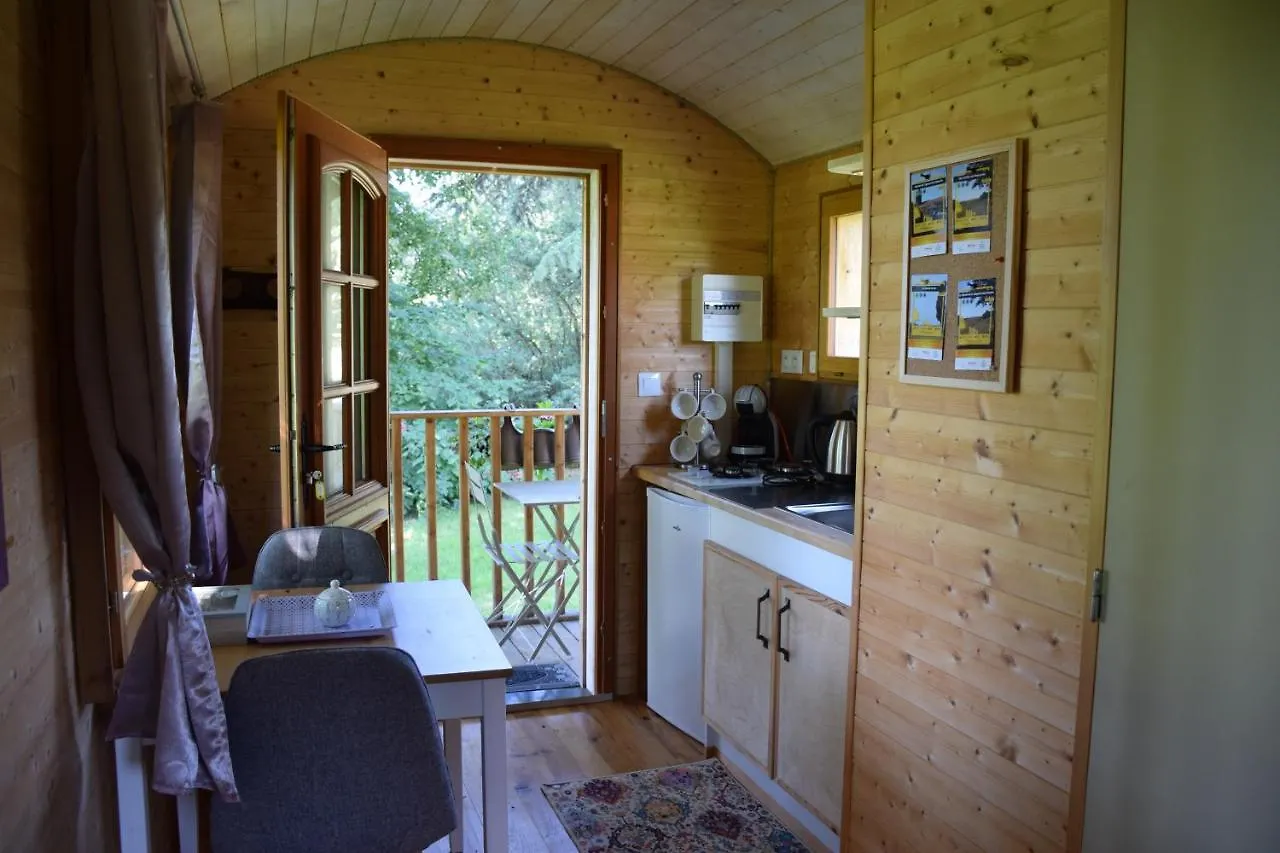 Bed and Breakfast Roulotte La Pitchoune Berdoues 0*,