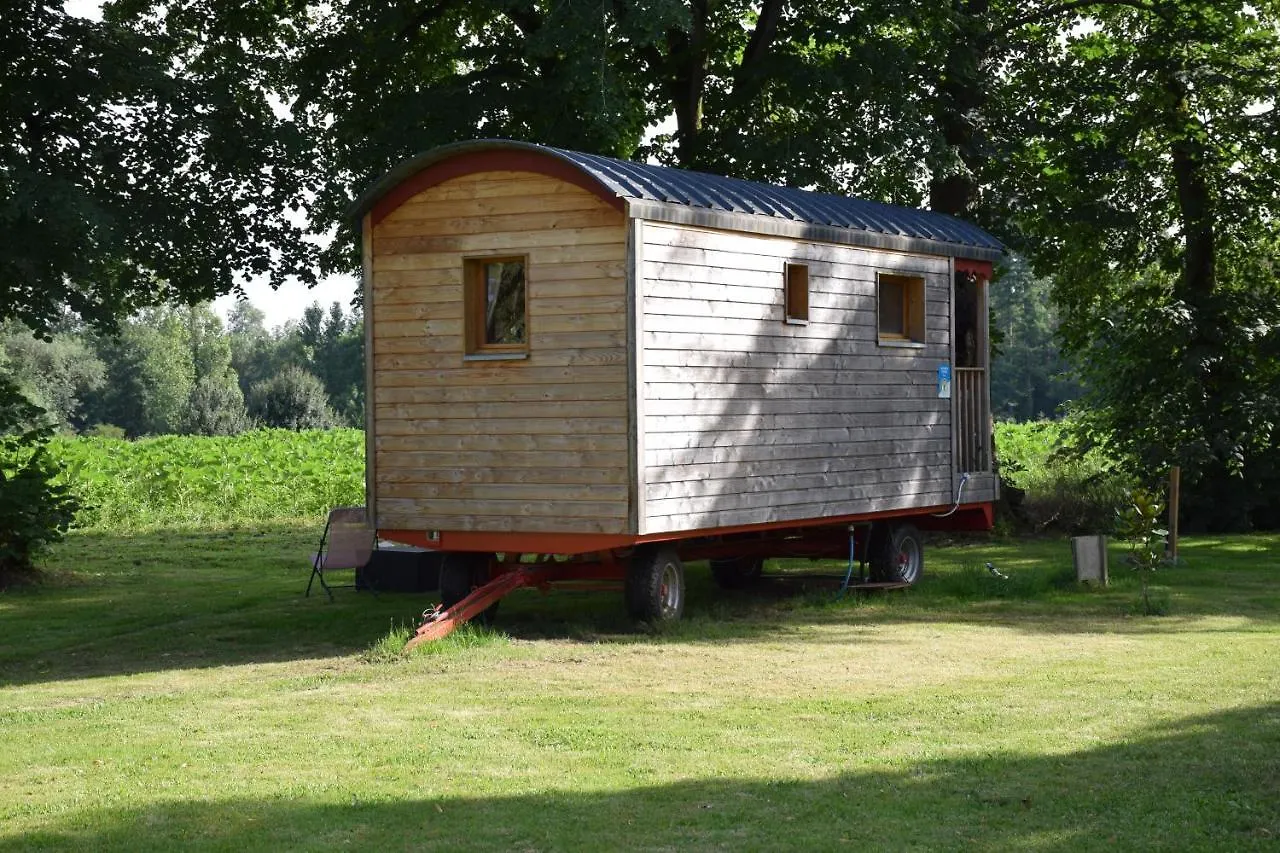 Roulotte La Pitchoune Bed & Breakfast Berdoues